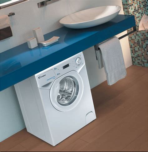 Lave linge compact .